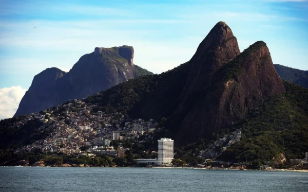 Vista da favela do Vidigal, no Leblon, na zona sul do Rio de Janeiro