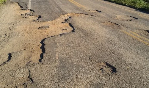Mais de 60% das rodovias pavimentadas no país apresentam problemas