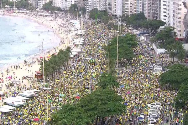 Pelo menos 55 cidades, 12 estados e o DF registram atos pró-Bolsonaro