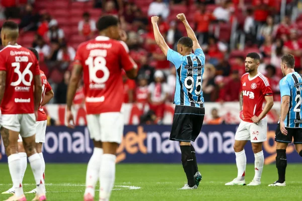 Imagem colorida da partida entre Internacional x Grêmio