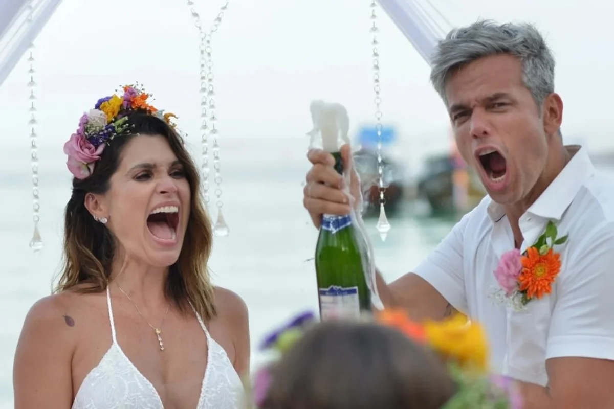 Otaviano Costa celebra os 20 anos de casamento com Flávia Alessandra Otaviano Costa celebra os 20 anos de casamento com Flávia Alessandra