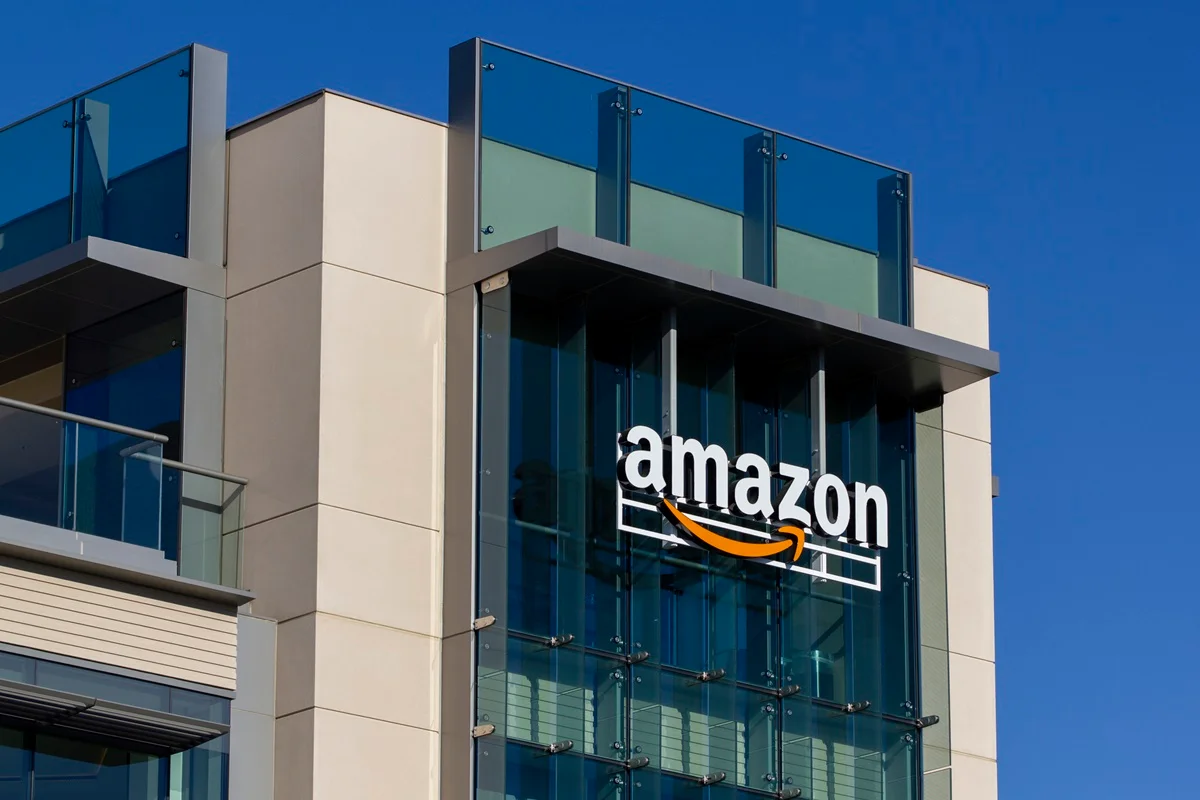Amazon perde US$ 40 bi em valor — e agora vira alvo de guerra