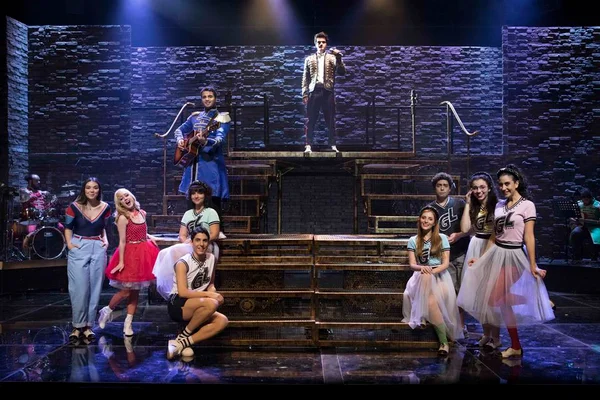 Musical Isso Que É Amor, com faixas de Luan Santana, chega a Brasília