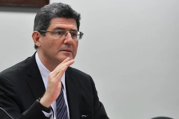 Austeridade é inevitável e necessária, diz Levy