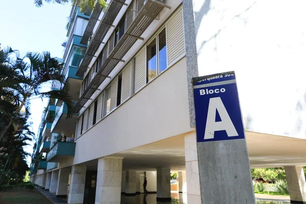 Mesmo nos EUA, ex-ministro Weintraub ainda tem apartamento funcional no DF