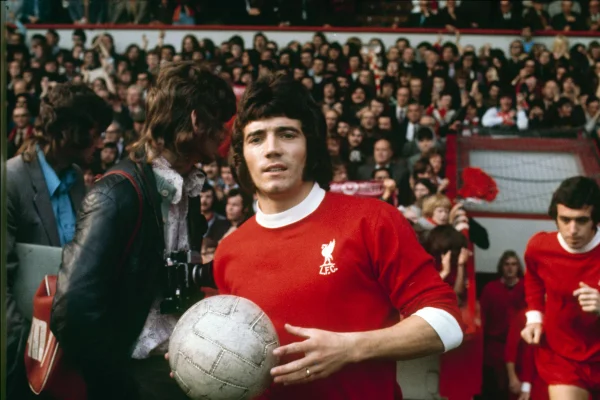 Liverpool homenageia ex-atacante Kevin Keegan, ídolo do clube inglês