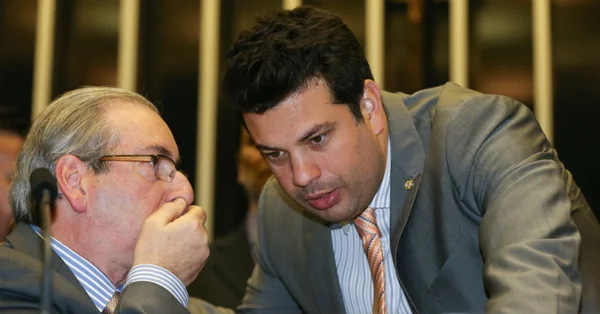 Compromisso do PMDB é continuar na base do governo Dilma, diz Picciani