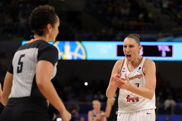 Jogadora da WNBA destrói vestiário após perder finais da liga