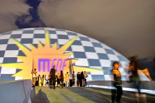 Projeção no Museu Nacional para o Metrópoles Fashion & Design Festival (MFDF) 2025 - Metrópoles