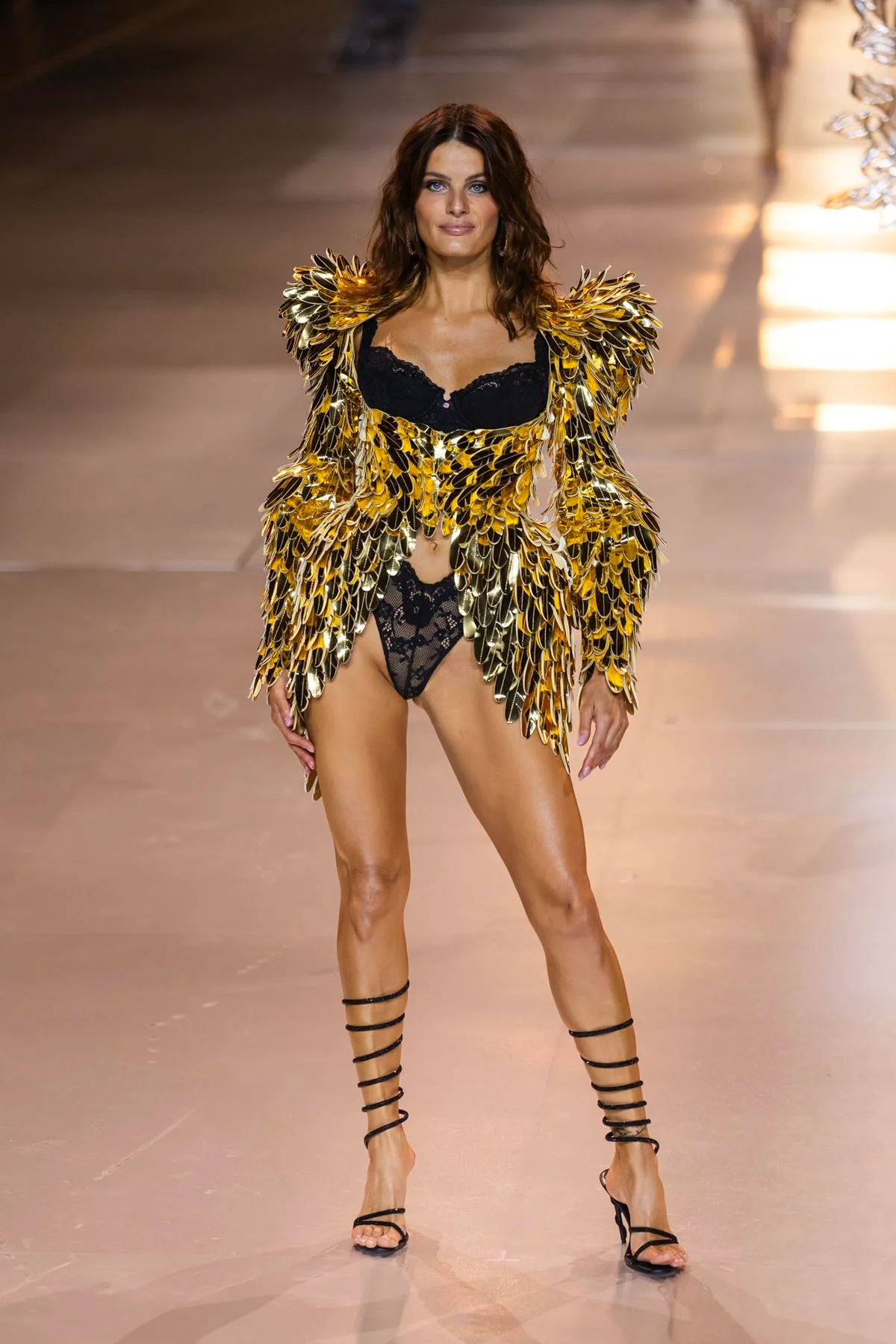 Para parte da internet, as modelos brasileiras, como Isabeli Fontana, estavam apagadas Para parte da internet, as modelos brasileiras, como Isabeli Fontana, estavam apagadas