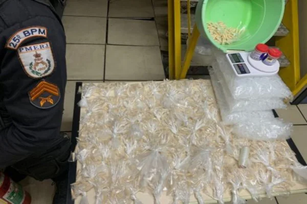 Rio: homem é preso após permitir preparo de drogas em sua casa