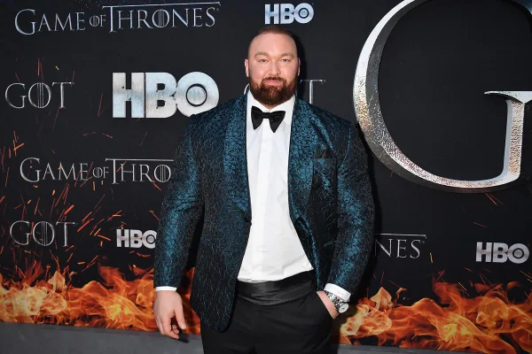Ator de Game of Thrones encara rival em luta de “mais fortes do mundo”