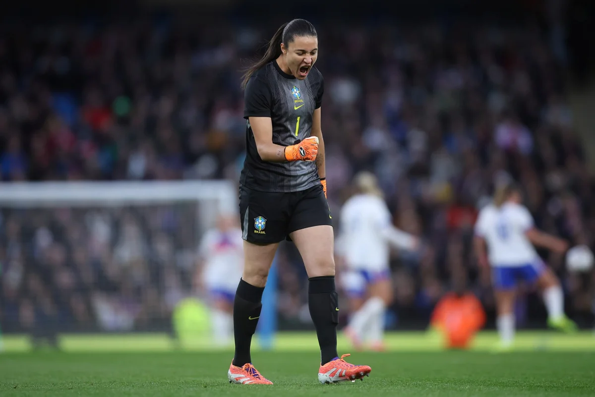 Lorena é indicada à Bola de Ouro como melhor goleira da temporada - imagem 1 Lorena é indicada à Bola de Ouro como melhor goleira da temporada - imagem 1