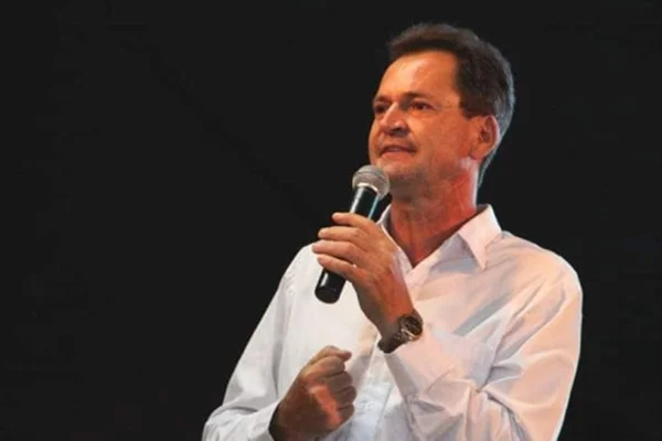 foto do padre que foi preso