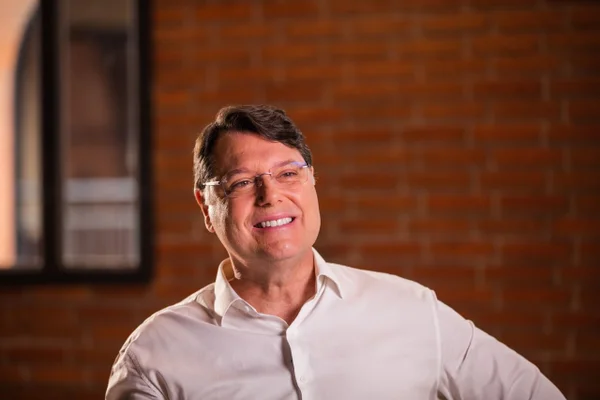 Kiko Caputo, pré-candidato a governador do DF, vai se filiar ao Novo