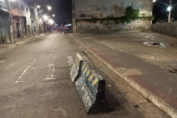 Imagem colorida mostra a região da Cracolândia vazia - Metrópoles