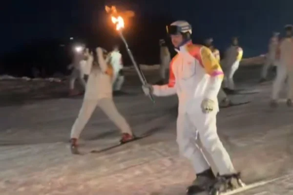 Olimpíadas de Inverno: tocha olímpica chega a Cortina d’Ampezzo