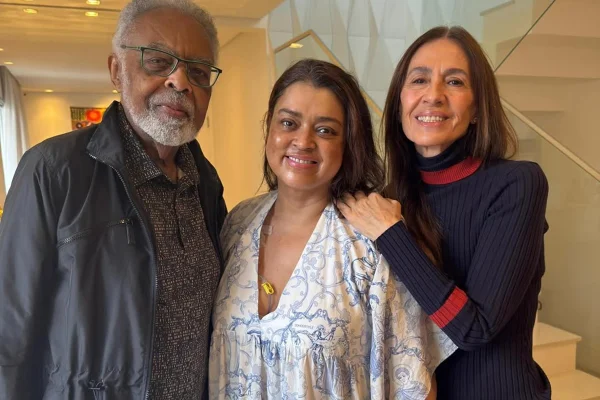 Gilberto Gil e Flora encantam fãs com chamada de vídeo para Preta Gil - Metrópoles
