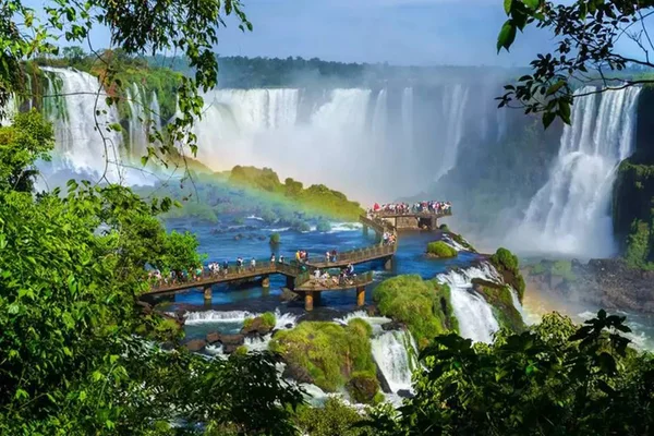 Pacote para Foz do Iguaçu, com aéreo e hospedagem, por R$ 399