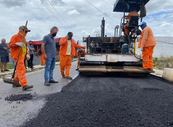 Prefeito de Patos, Nabor Wanderley anuncia obras com recursos de emenda do deputado federal Hugo Motta