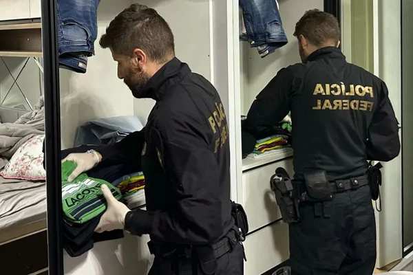 PF: "Rei do iPhone" movimentou R$ 7 milhões por ano com venda ilegal