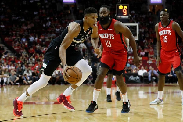 Antetokounmpo conduz Bucks a triunfo sobre Rockets de Harden