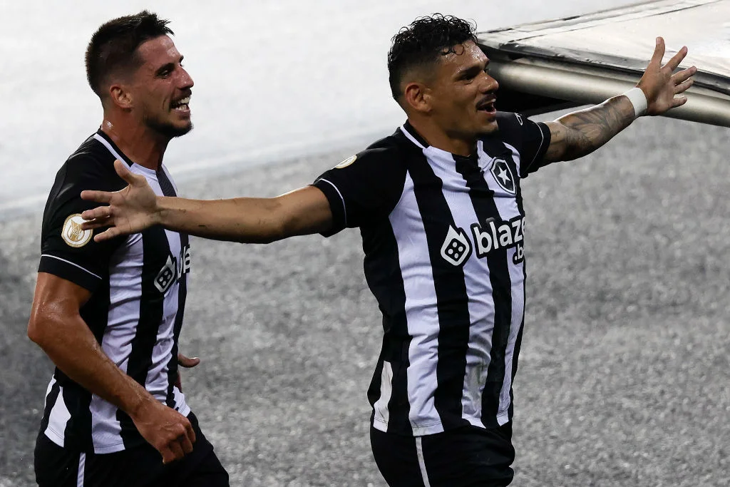 O time do Botafogo vem com alguns destaques para a competição, Tiquinho Soares e Jeffinho se destacaram nos últimos jogos. O time do Botafogo vem com alguns destaques para a competição, Tiquinho Soares e Jeffinho se destacaram nos últimos jogos.