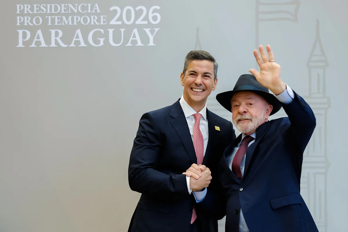 Presidente Lula é recebido na Cúpula de chefes de Estado, no Paraguai Presidente Lula é recebido na Cúpula de chefes de Estado, no Paraguai