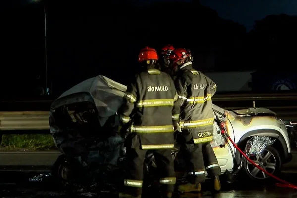 Imagem colorida mostra acidente que deixou 3 mortos em Osasco. Metrópoles