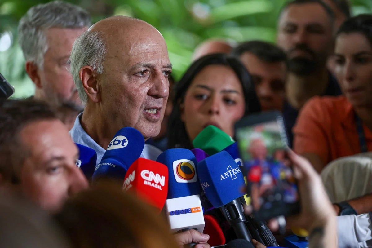 Arruda falou à imprensa horas após o TSE barrar a candidatura dele ao GDF Arruda falou à imprensa horas após o TSE barrar a candidatura dele ao GDF