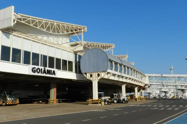 Imagem colorida mostra o Aeroporto Santa Genoveva/Goiânia (SBGO) - Metrópoles