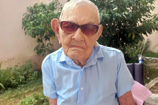 Homem mais velho do mundo, cearense celebra 114 anos ao lado da família