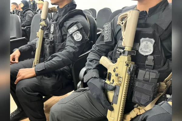 Polícia mira rede de R$ 100 milhões que levava fuzis a CV e Bonde do Maluco