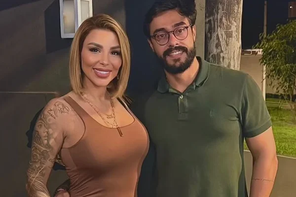 Jenny Miranda é pedida em casamento por Mateus Parpinelli - Metrópoles