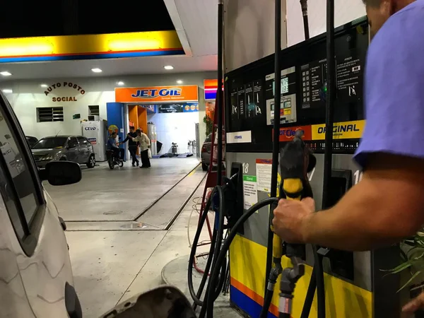 Preço da gasolina no DF dispara e acumula alta de 24,1% desde maio