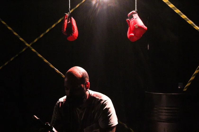 Peça sobre homofobia e opressão lota teatro e arranca aplausos na UnB - imagem 24 Peça sobre homofobia e opressão lota teatro e arranca aplausos na UnB - imagem 24