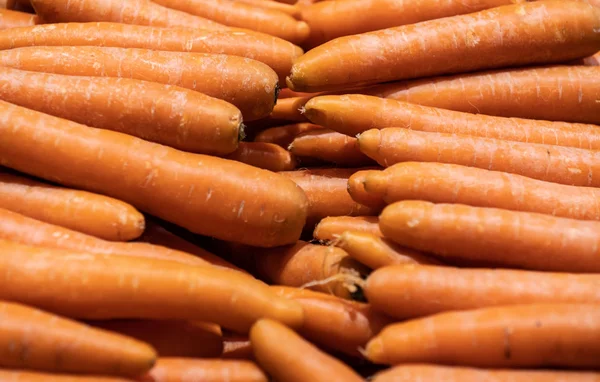 Inflação: preço dos alimentos desacelera; cenoura tem maior alta