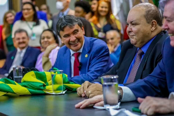 Ibaneis sobre ministro Wellington Dias. “Cuidou bem da minha terra”