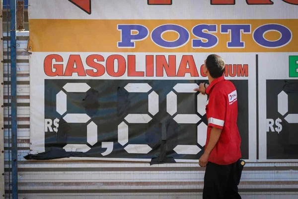 preços de posto de gasolina