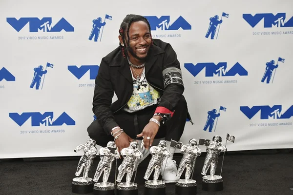 Kendrick Lamar foi o mais premiado do MTV VMA Awards 2017