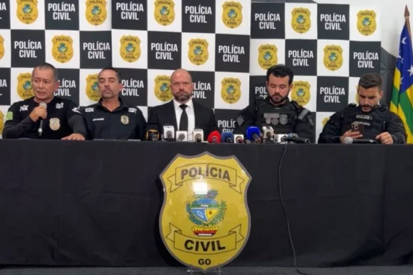 Polícia Civil do Goiás em coletiva de imprensa sobre caso da corretora desaparecida