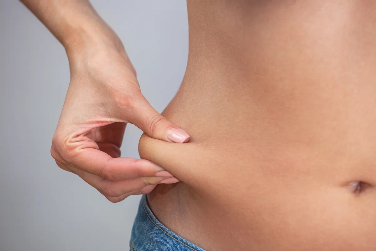 3 tipos de alimentos que favorecem o acúmulo de gordura na barriga