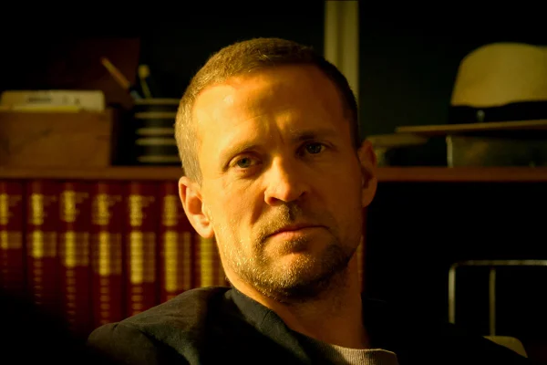 Imagem colorida da série Os Casos de Harry Hole - Metrópoles