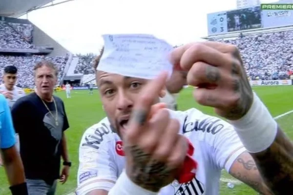 Foto colorida de Neymar - mETRÓPOLES