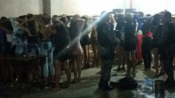 PM faz batida em festa e encontra menores bebendo, drogas e arma