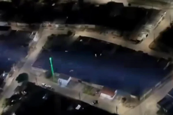 Brilho ofuscado: homem é preso após apontar laser contra helicóptero