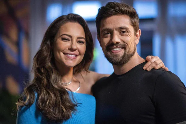 Foto colorida de Paolla Oliveira e Rafael Cardoso em Cara e Coragem - Metrópoles