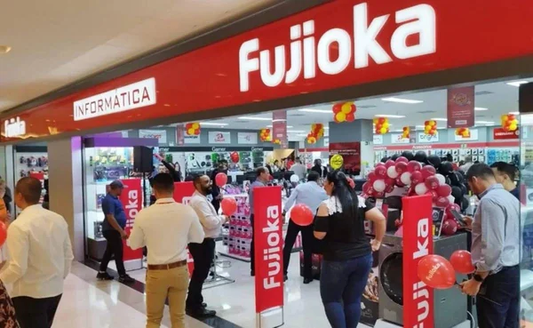 Foto colorida de uma loja Fujioka