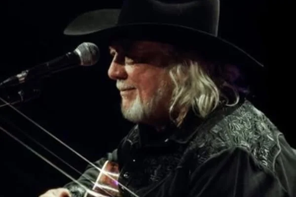 Morre John Anderson, ícone da música country, aos 71 anos