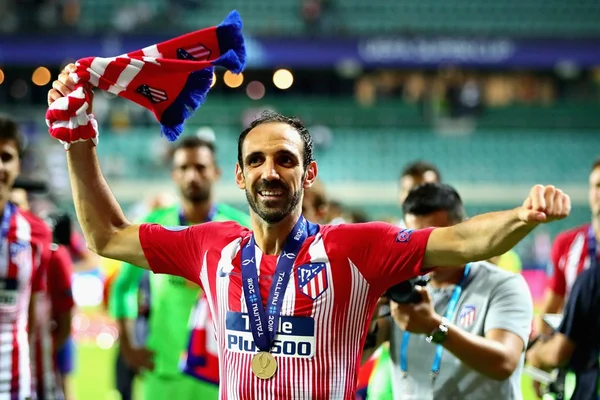 Vídeo: São Paulo anuncia a contratação do espanhol Juanfran